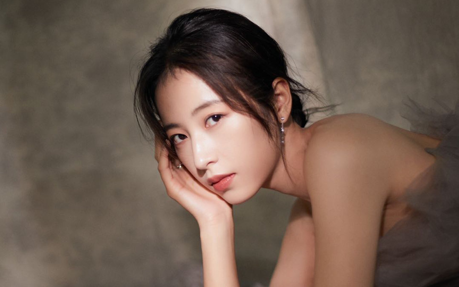 东方天亮西方暮色，辽宁险胜与杜兰特接管的篮球双重奏