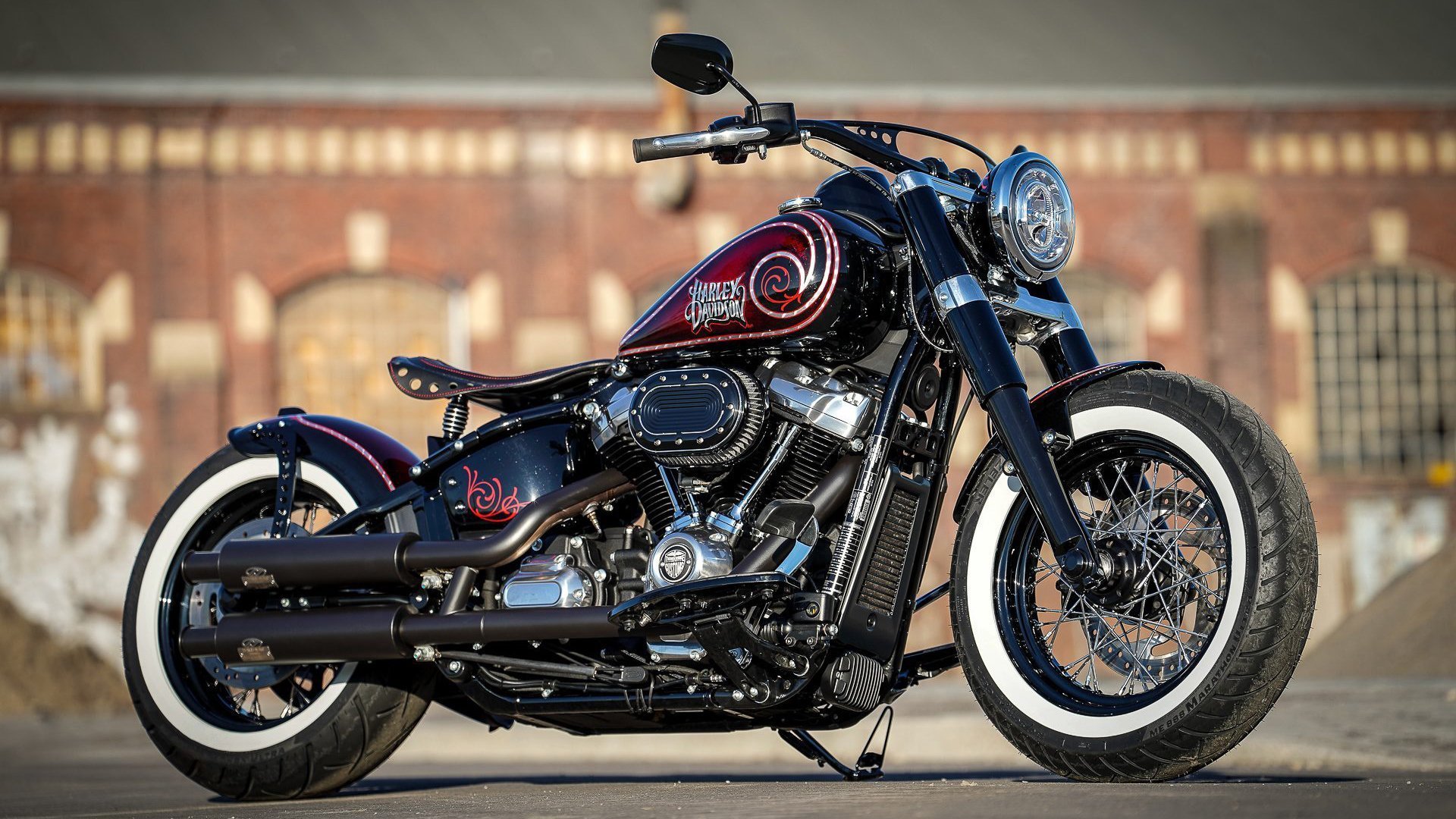 看到委内瑞拉对阵曼联这个奇妙的组合，我决定跳出常规思维框架。这并非一场真实存在的足球赛，而是一个绝佳的隐喻，用以探讨个人如何在庞大的体系面前定义自己。我的标题是