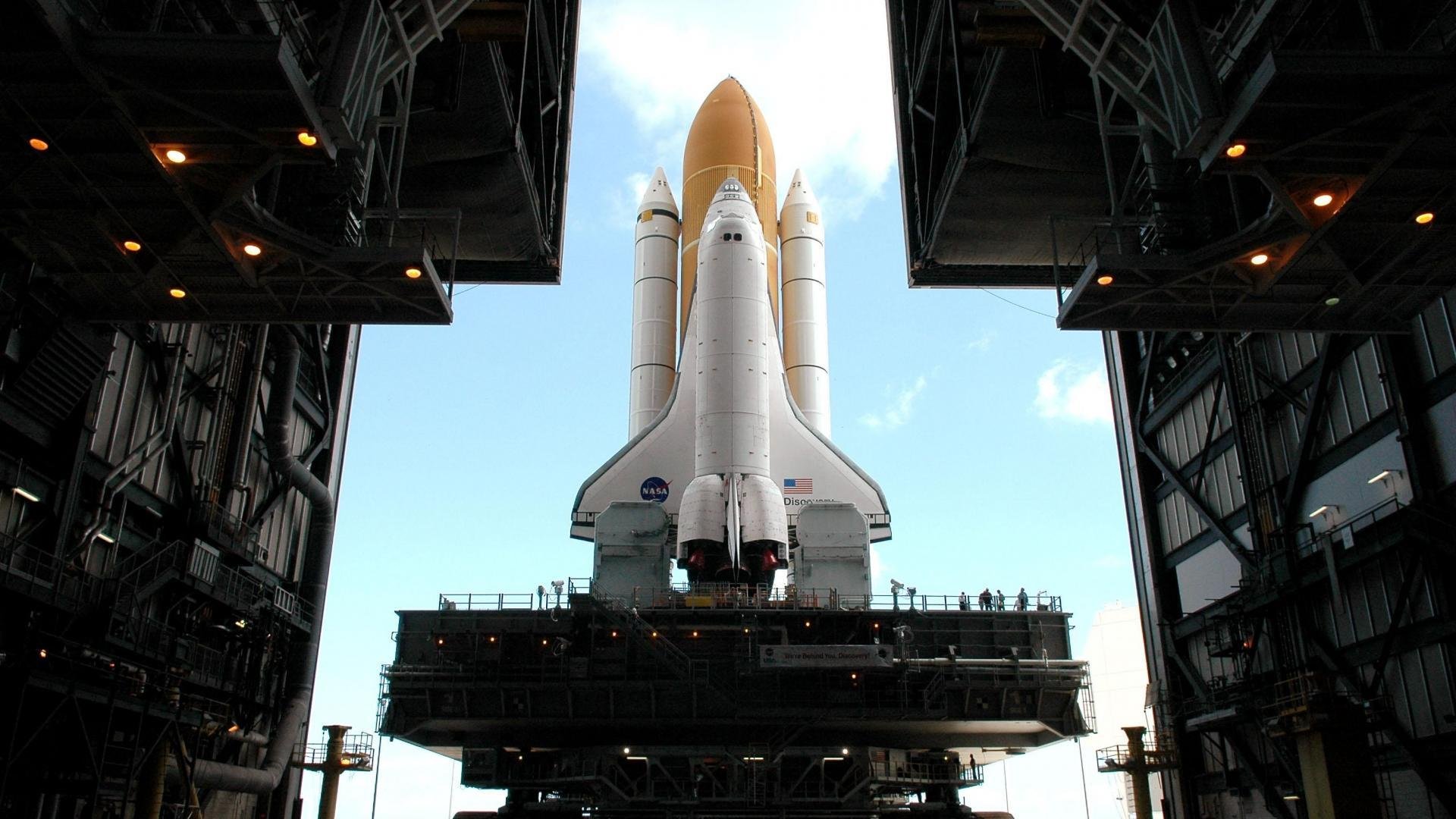 铁骑突围！波兰争冠战爆冷胜英格兰，格纳布里梅开二度凿穿三狮防线